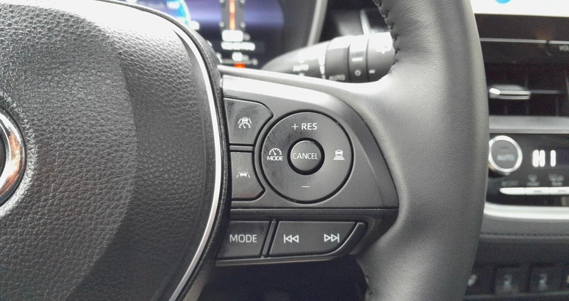 Toyota Corolla Cross cena 169900 przebieg: 14903, rok produkcji 2022 z Mszczonów małe 277